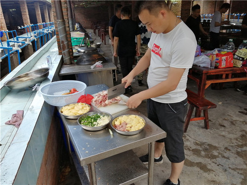 2d54ac01369496088a3b7c07d2b15a0_副本.jpg